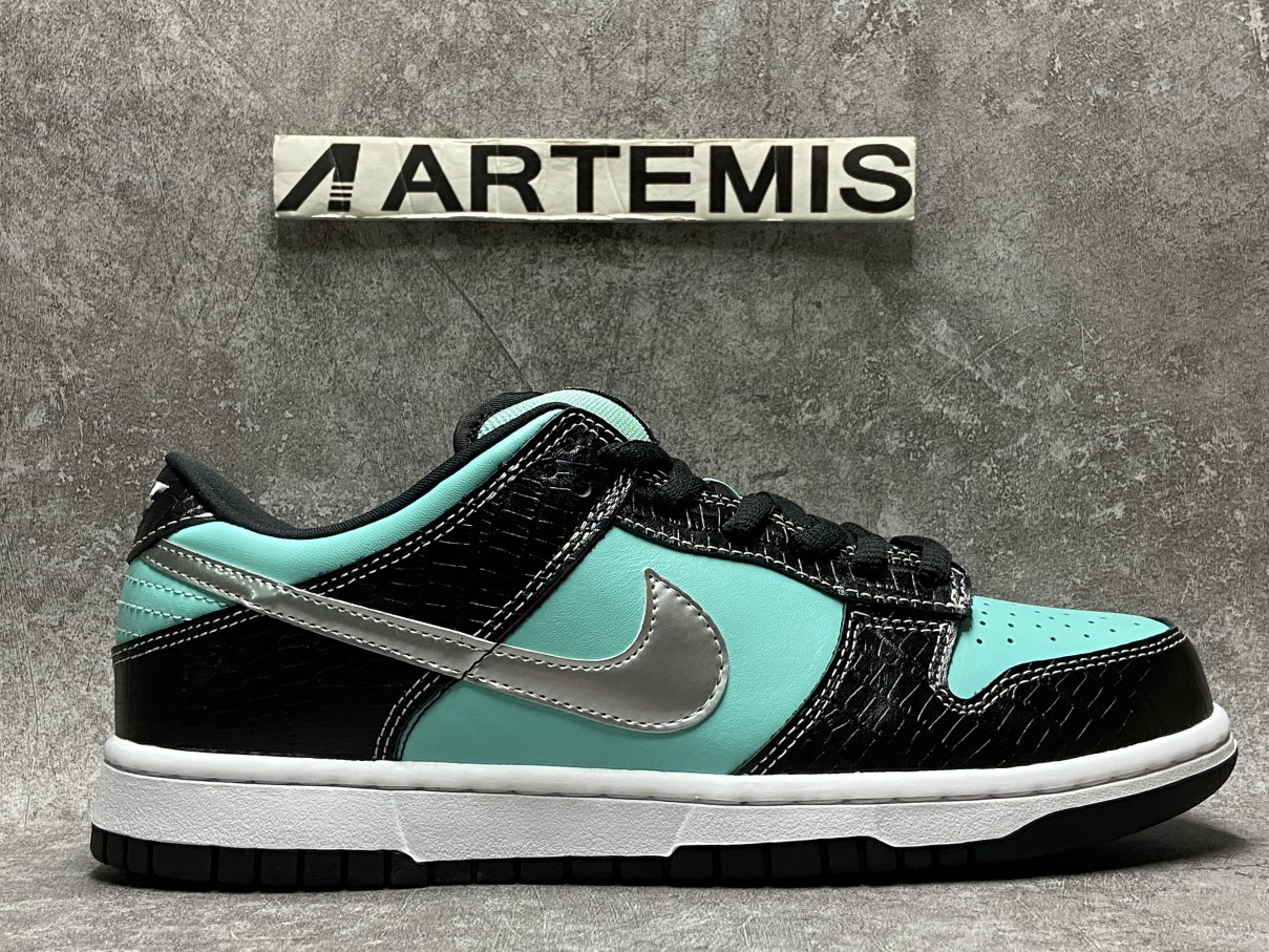 Nike Dunk SB Low Diamond Supply Co. Tiffany