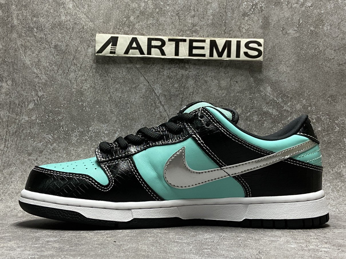 Nike Dunk SB Low Diamond Supply Co. Tiffany