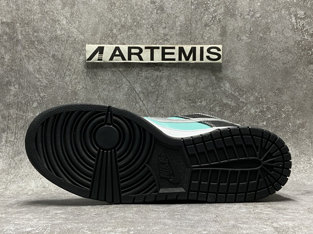 Nike Dunk SB Low Diamond Supply Co. Tiffany