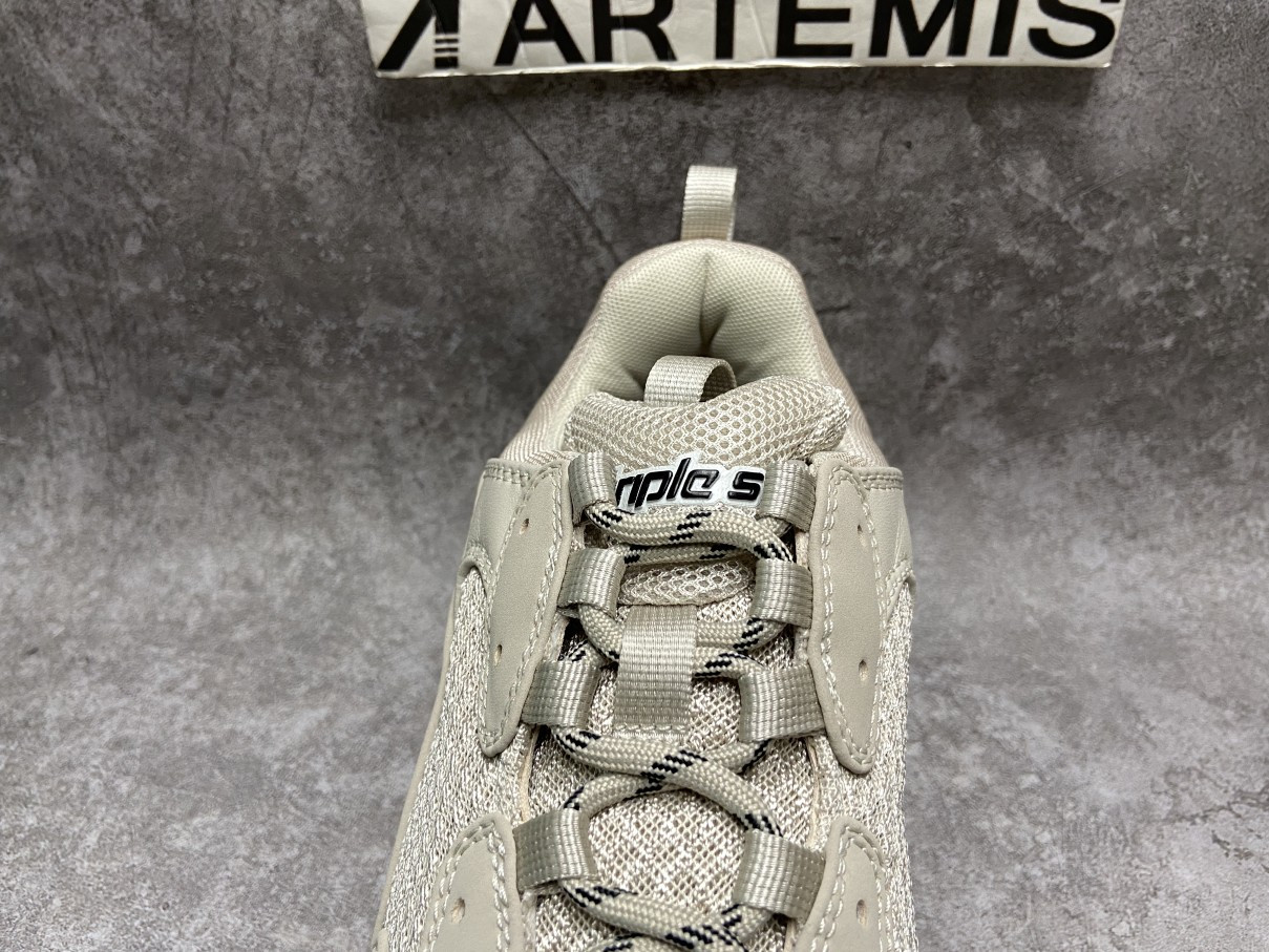 Balenciga Triple S Street Style Leather