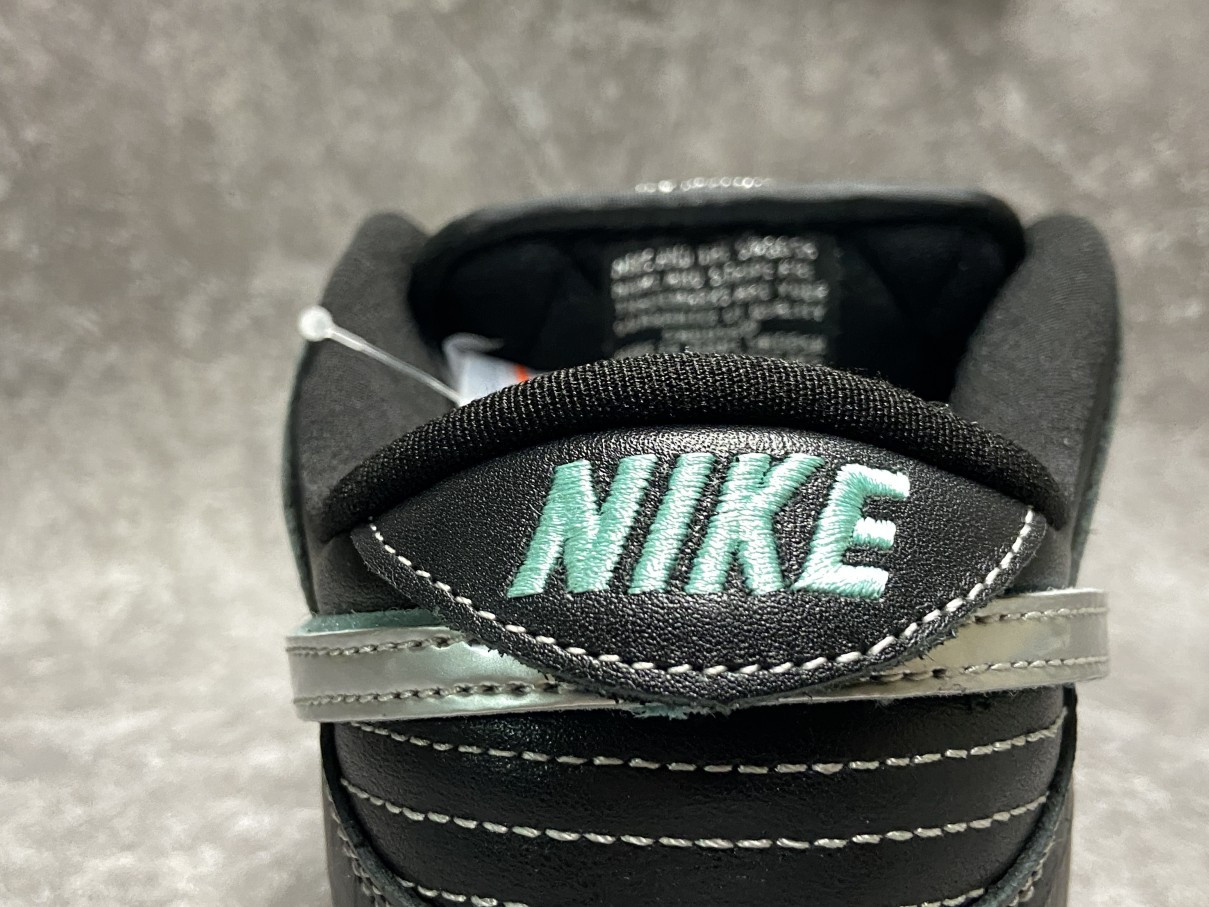 Nike SB Dunk Low Diamond Supply Co Black Diamond