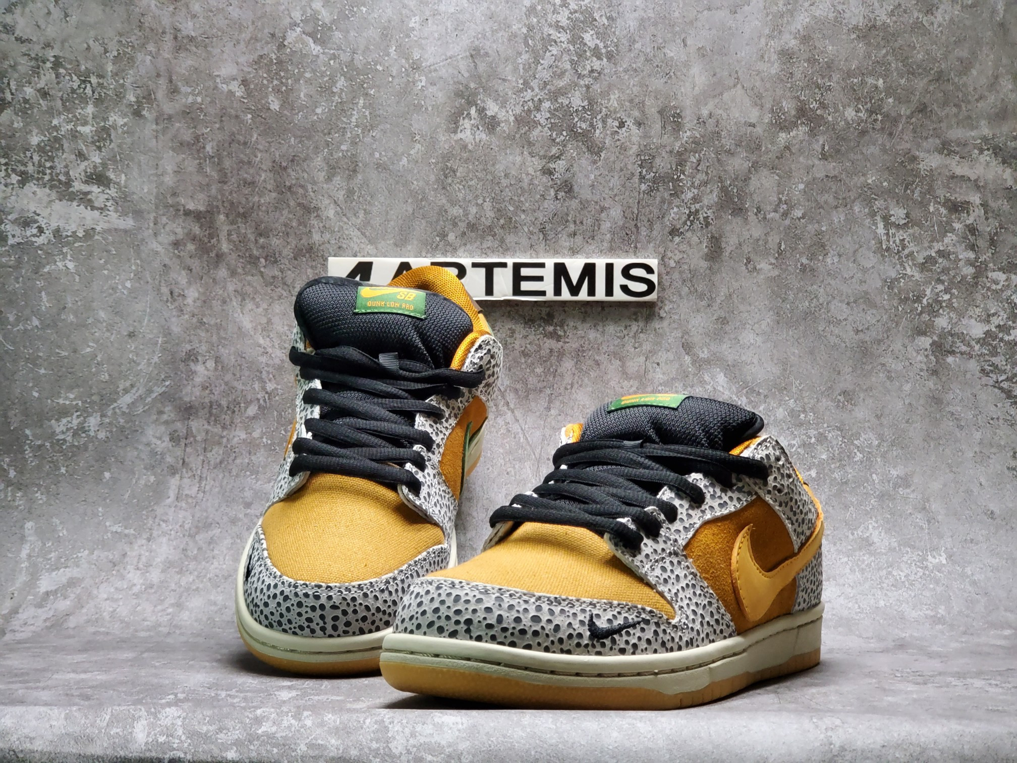 Nike SB Dunk Low Safari