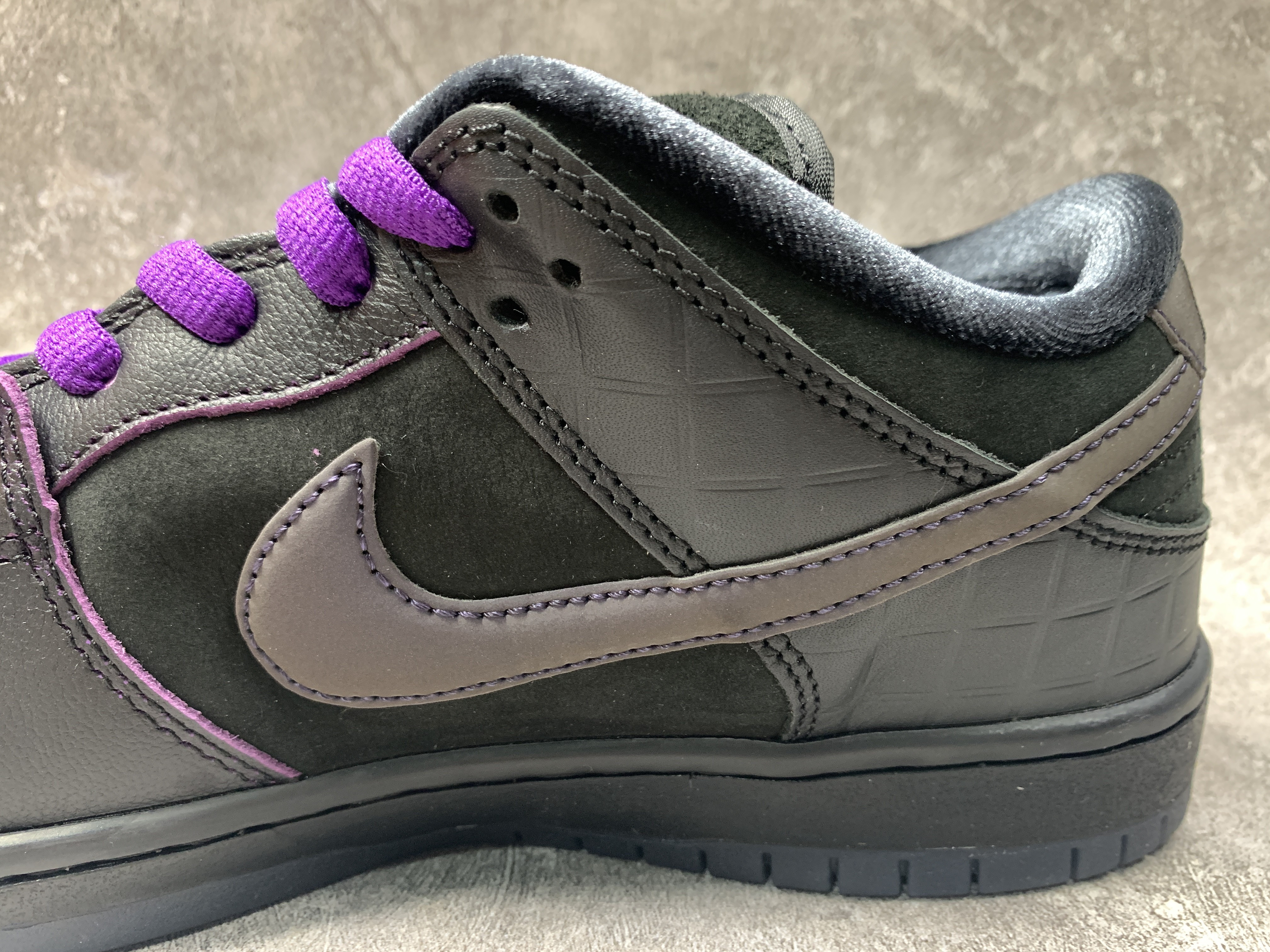 Familia x Nike SB Dunk Low First Avenue