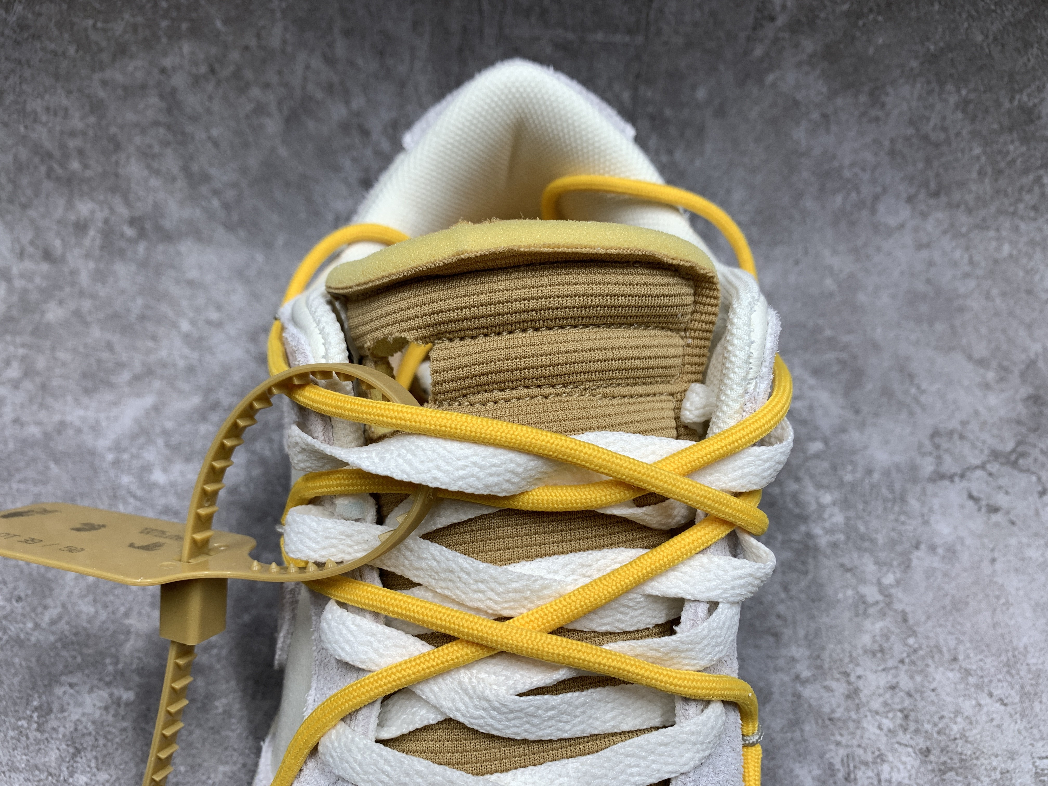 Off-White x Dunk Low Lot 39 of 50