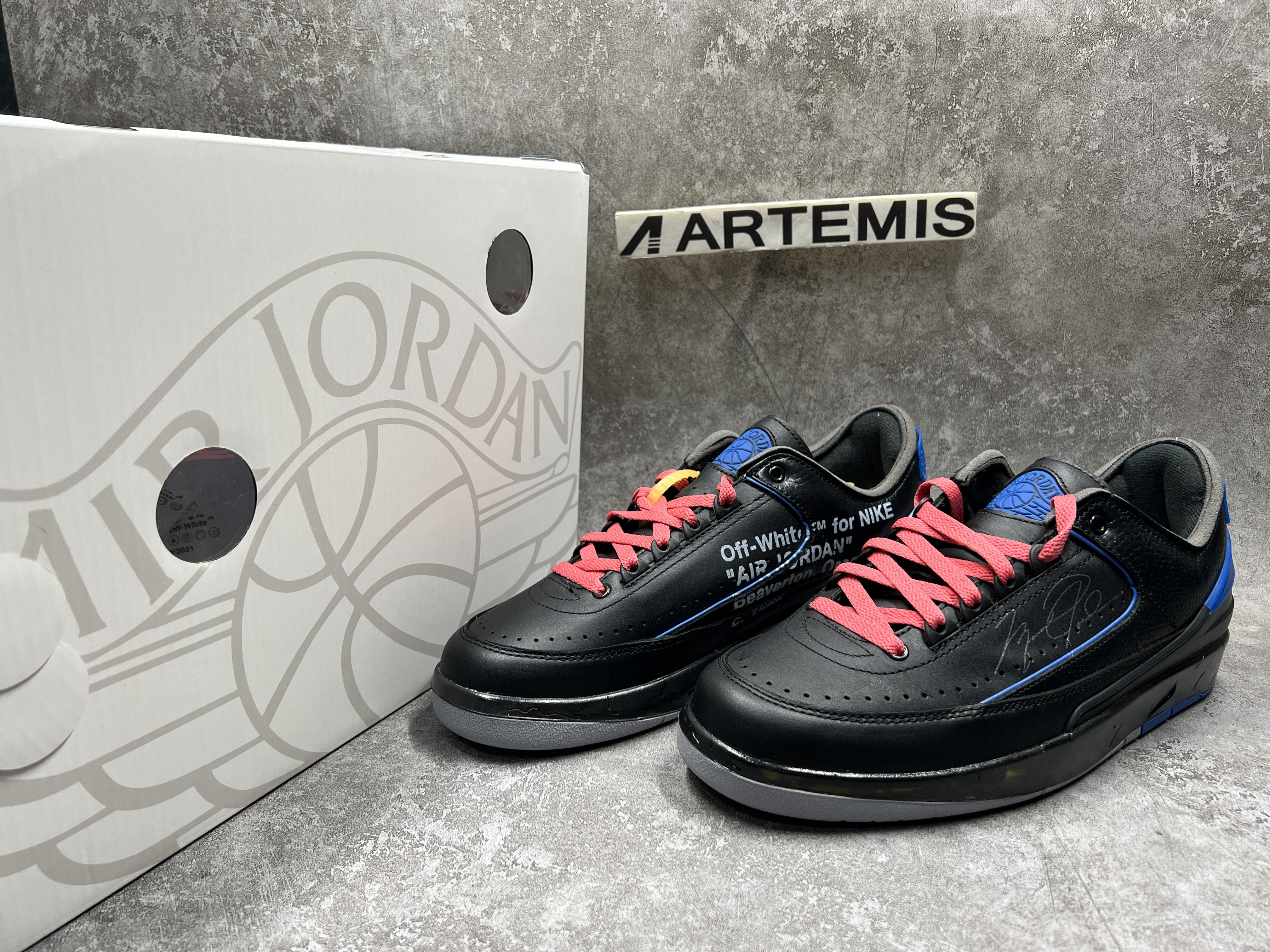 Air Jordan 2 Retro Low SP Off-White Black Blue