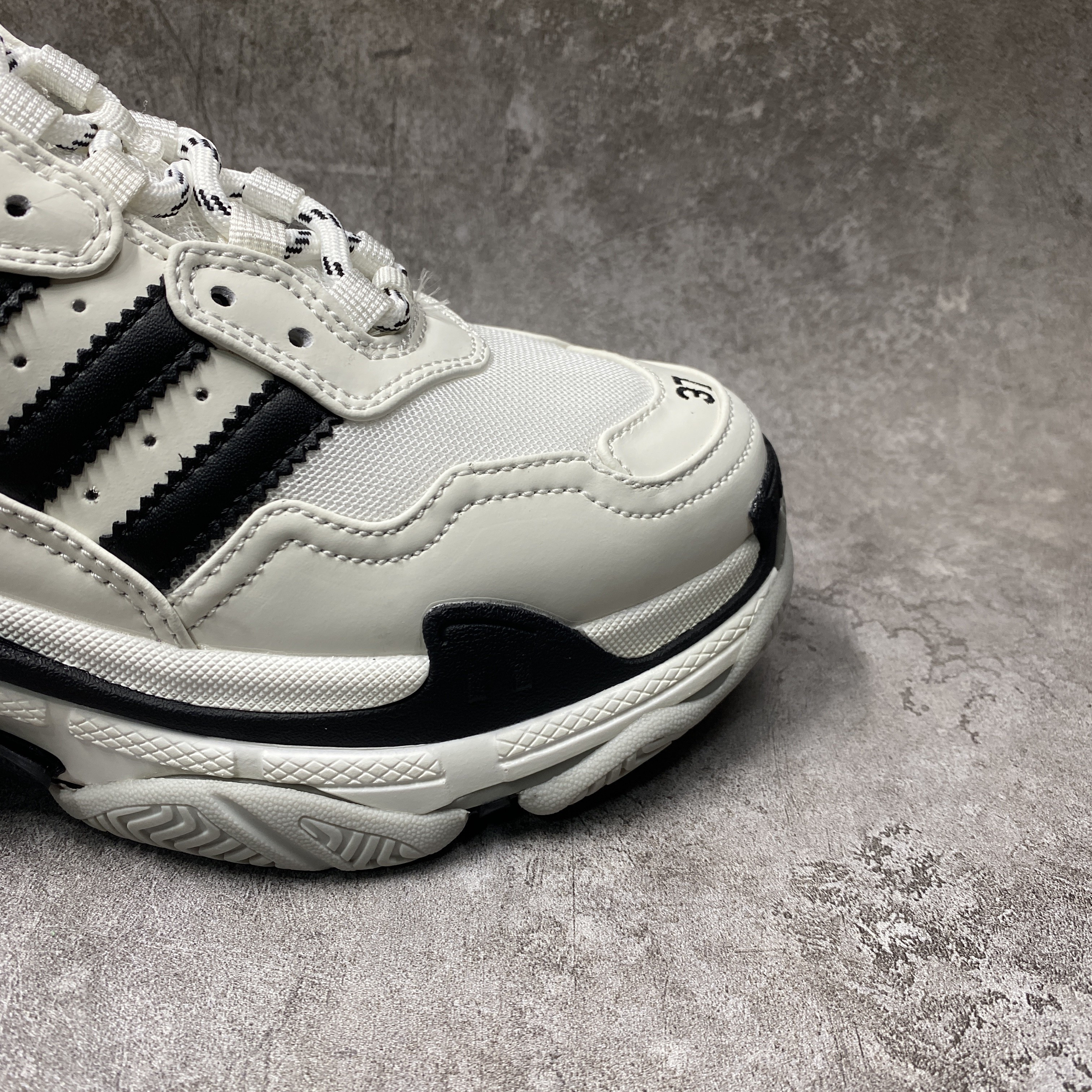 Balenciaga Triple S Sneaker Clearsole Fluo Black White