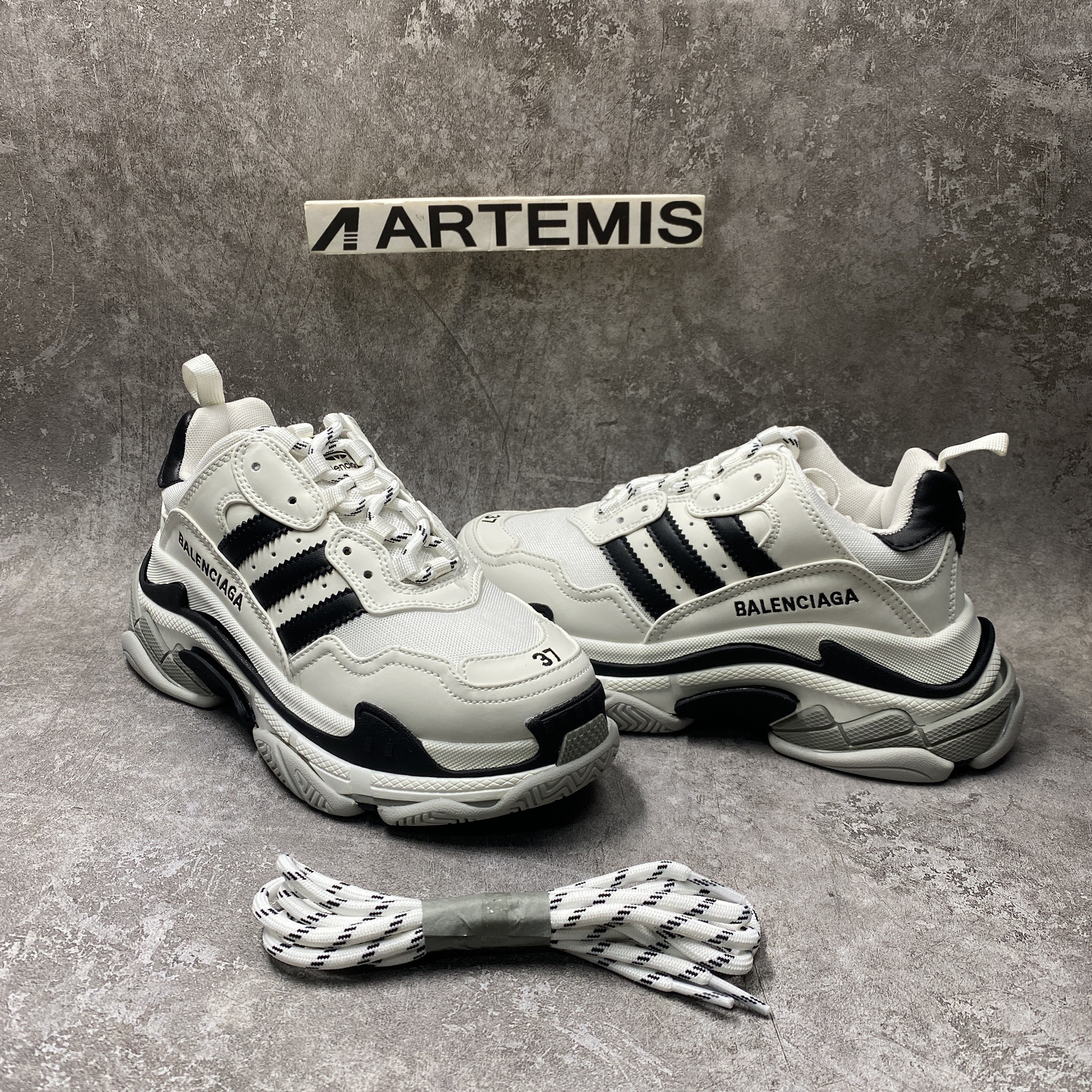 Balenciaga Triple S Sneaker Clearsole Fluo Black White