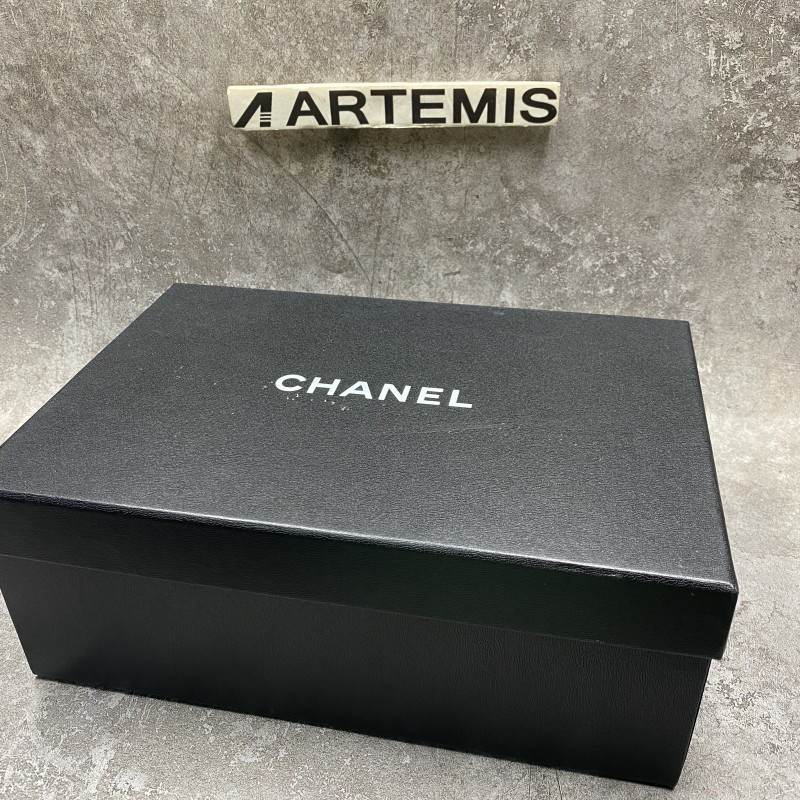 Chanel 22P Trainer White Black