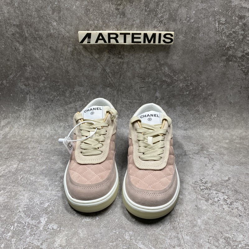 Channel 22C Diamond sports shoes in pink