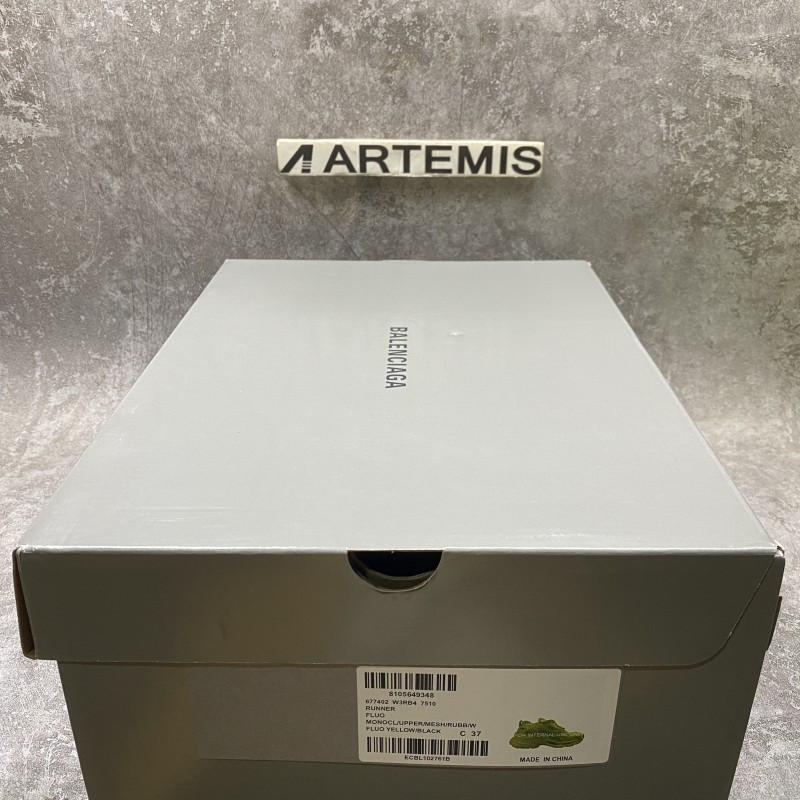 Balenciga Runner Sneaker in Neon Yellow