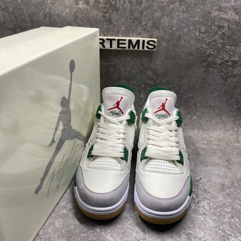 Air Jordan 4 Retro SB Pine Green