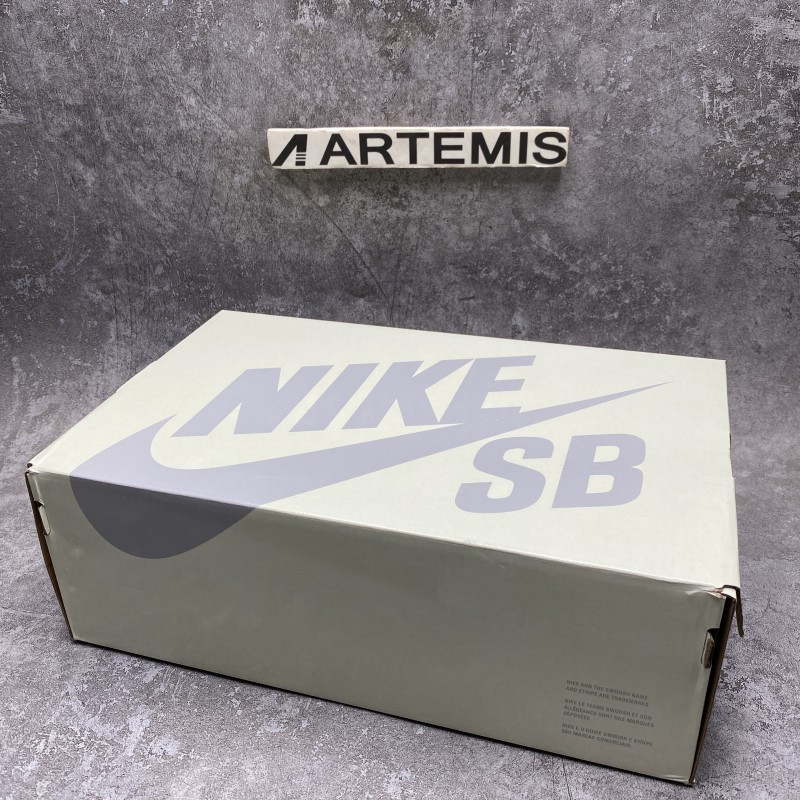 Nike SB Dunk Low Black White