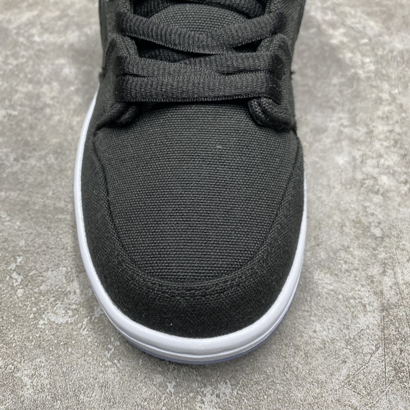 Nike SB Dunk Low Black White