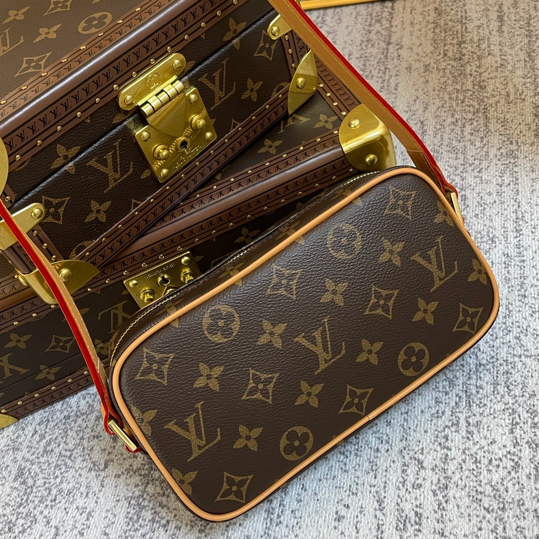 LOUIS VUITTON LV CITE PM M51183