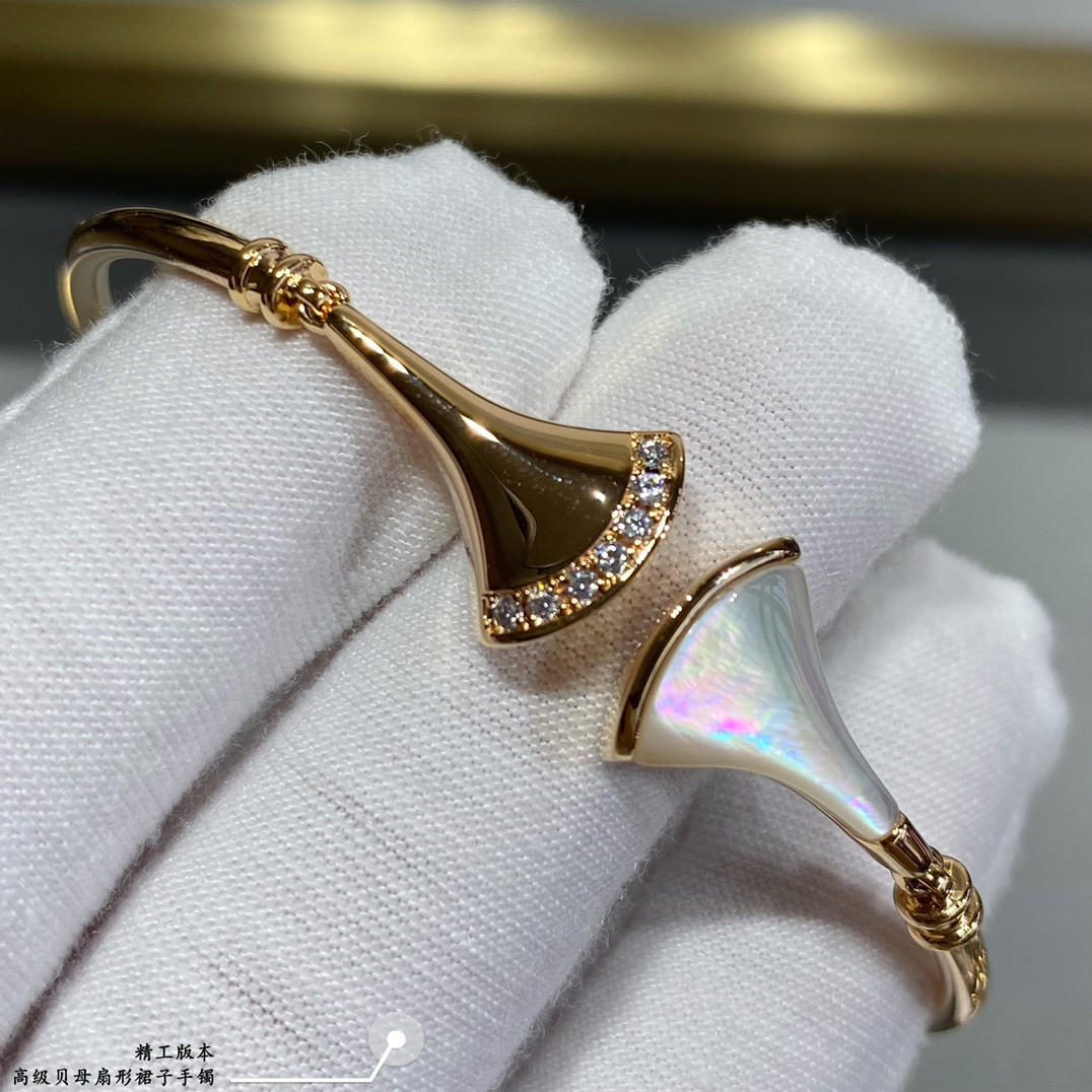 Bvlgari Scalloped skirt Bracelet