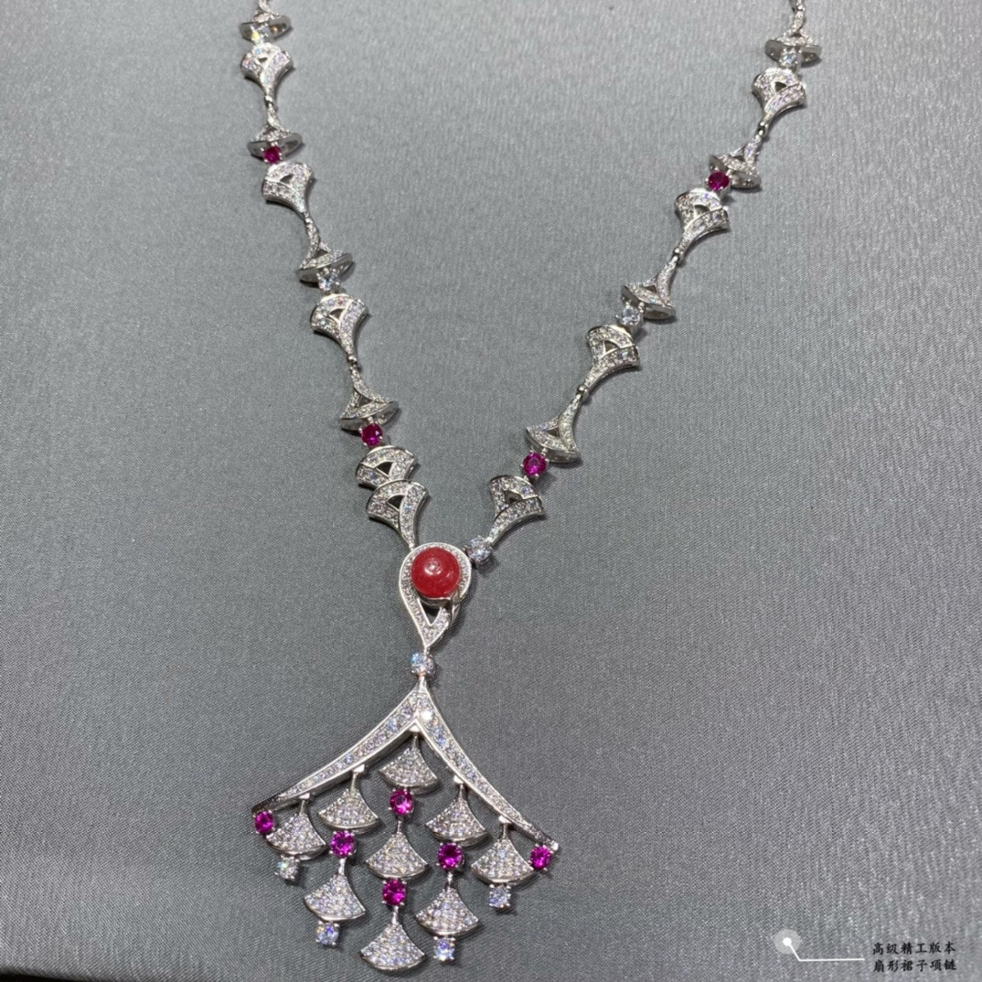 Bvlgari Multi-scalloped skirt Necklace(No refund or exchange)