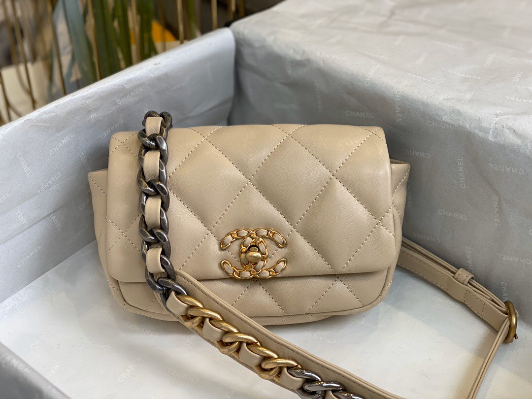 Chanel 19 belt bag