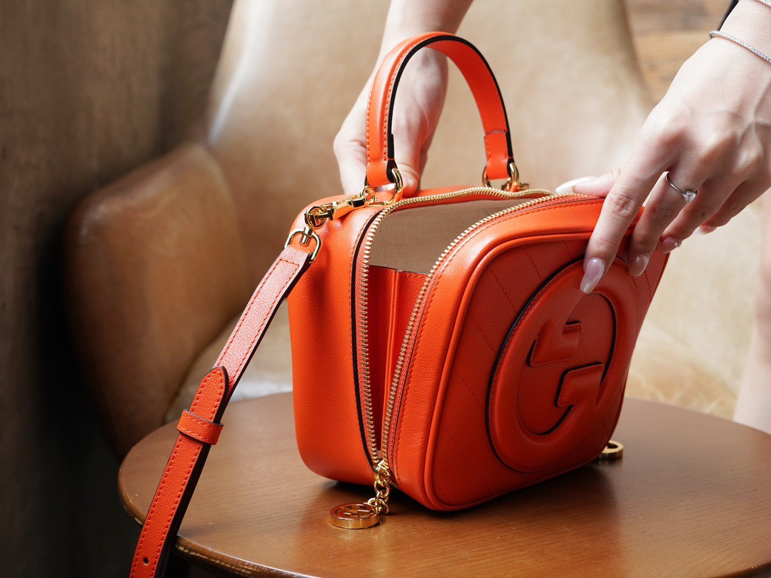 Gucci Blondie Top Handle Bag