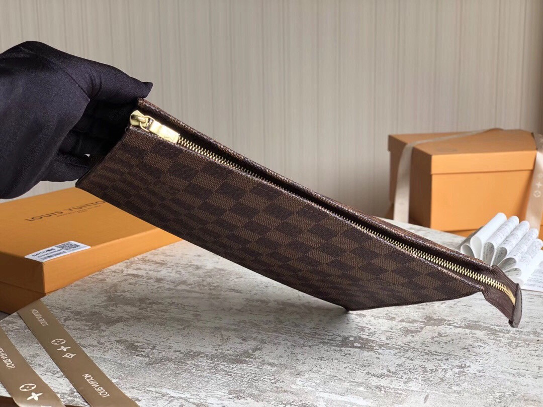 LOUIS VUITTON LV TOILETRY POUCH 26 N47542