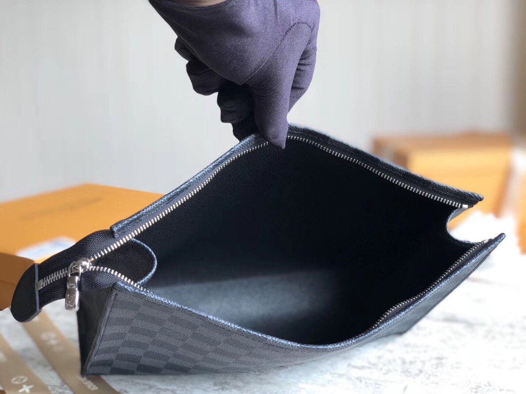 LOUIS VUITTON LV TOILETRY POUCH 26 N47542