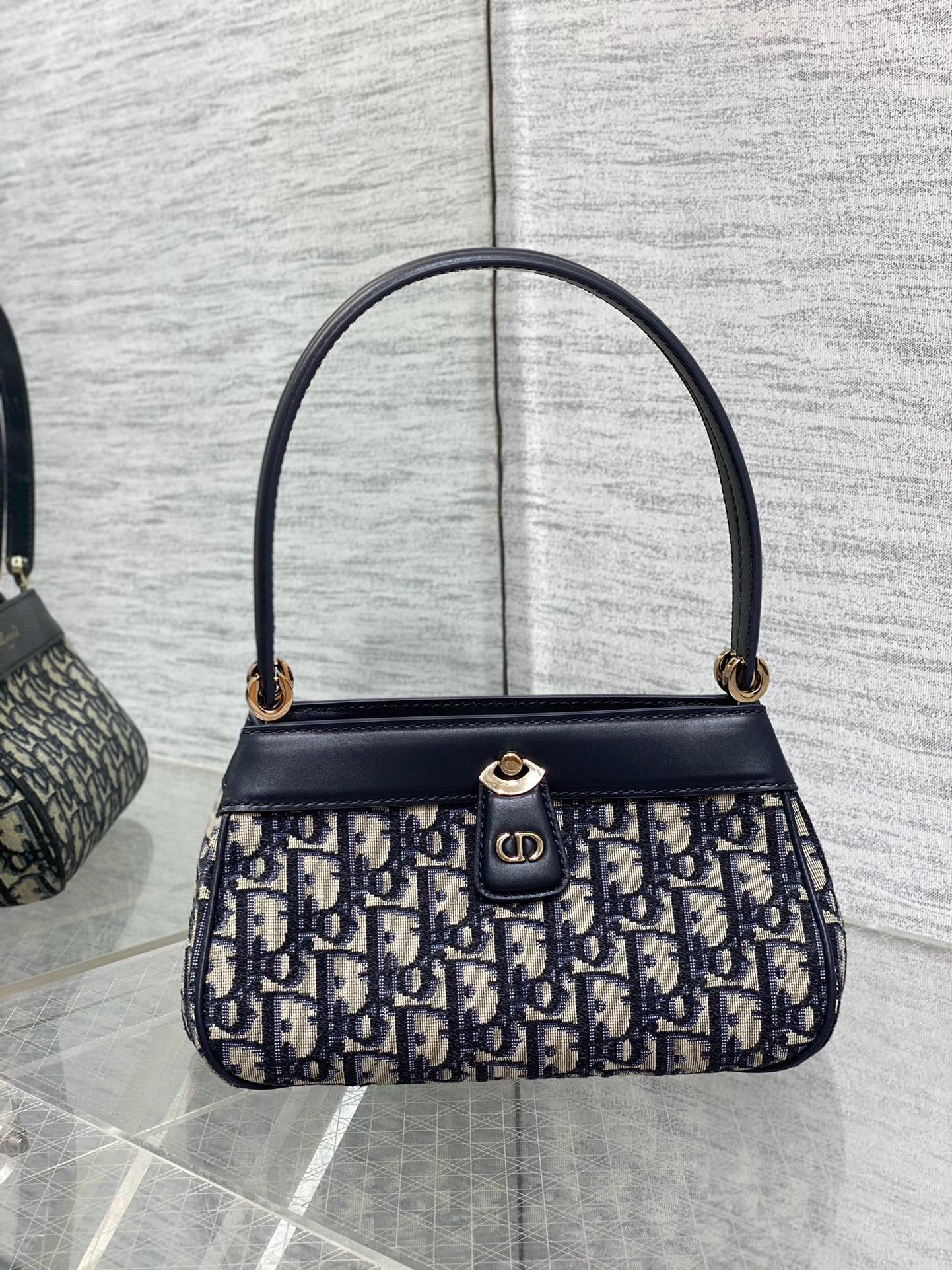 CHRISTIAN DIOR SMALL DIOR KEY BAG 8.5x5x4.5 in