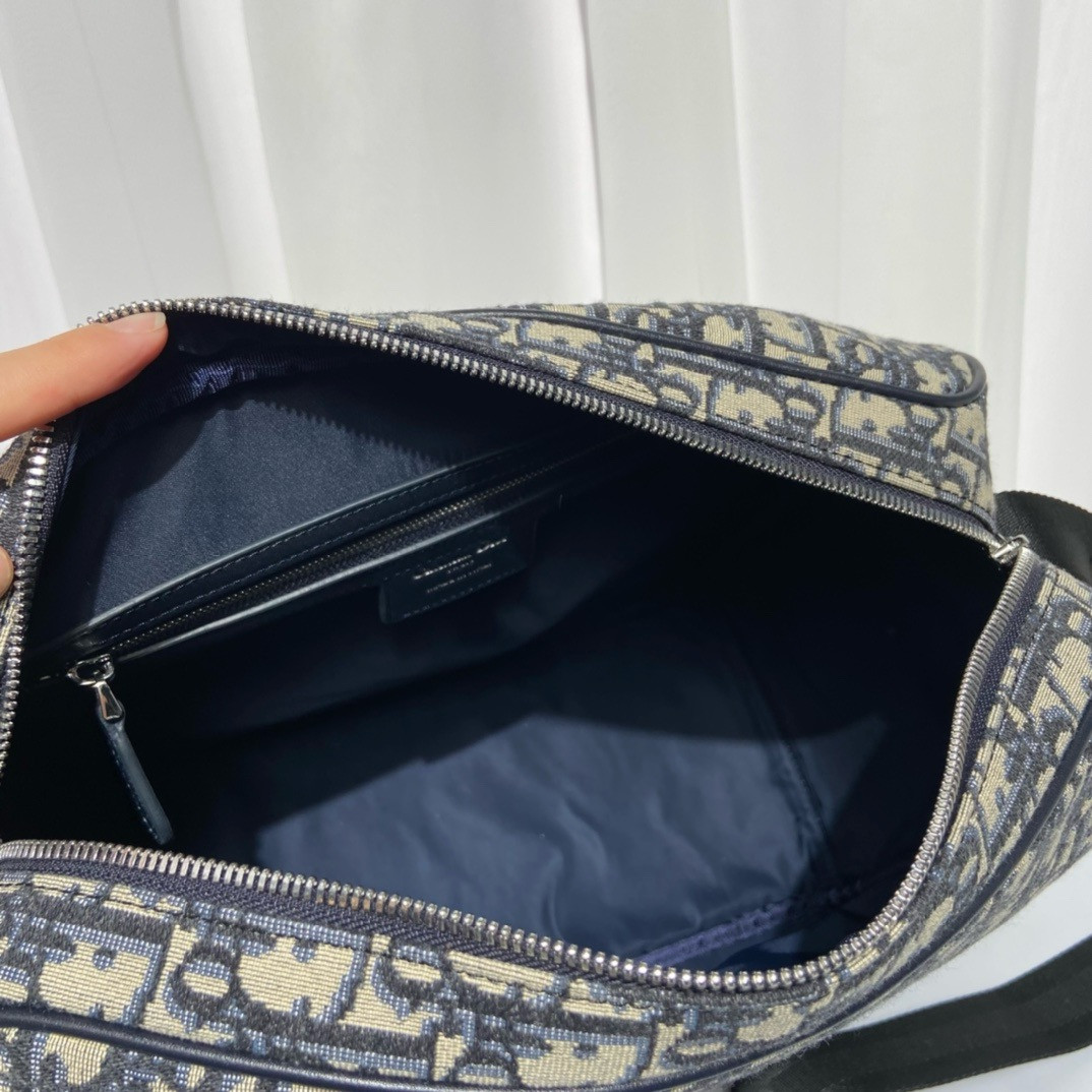 DIOR Changing Bag 38 x 28 x 16 cm