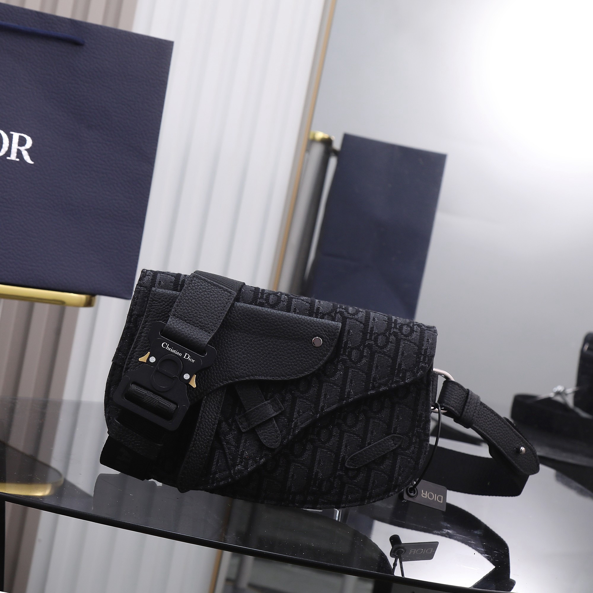 Dior Saddle Messenger Bag with Flap 23 x18 x6cm