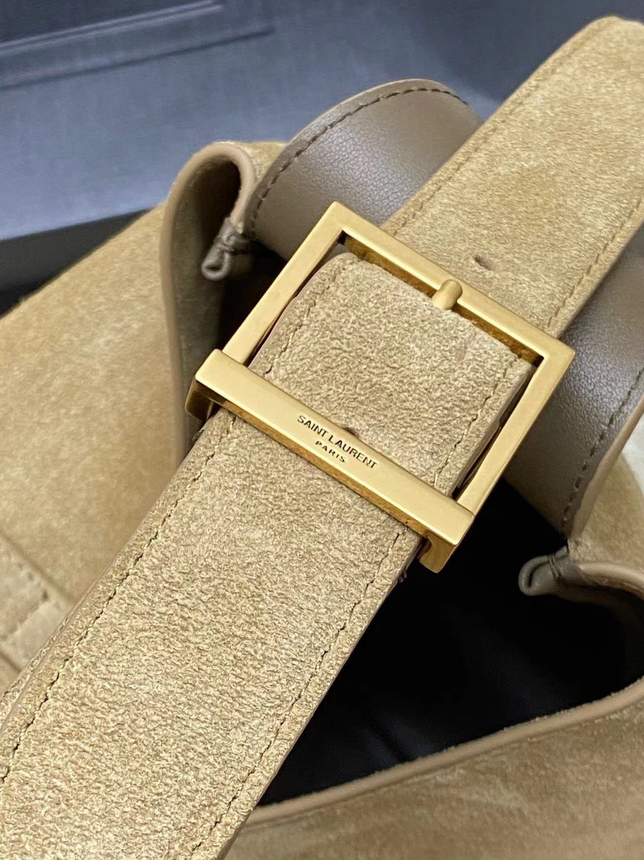 YSL LE 5 À 7 SUPPLE LARGE IN SUEDE 30 X 31 X 13 CM