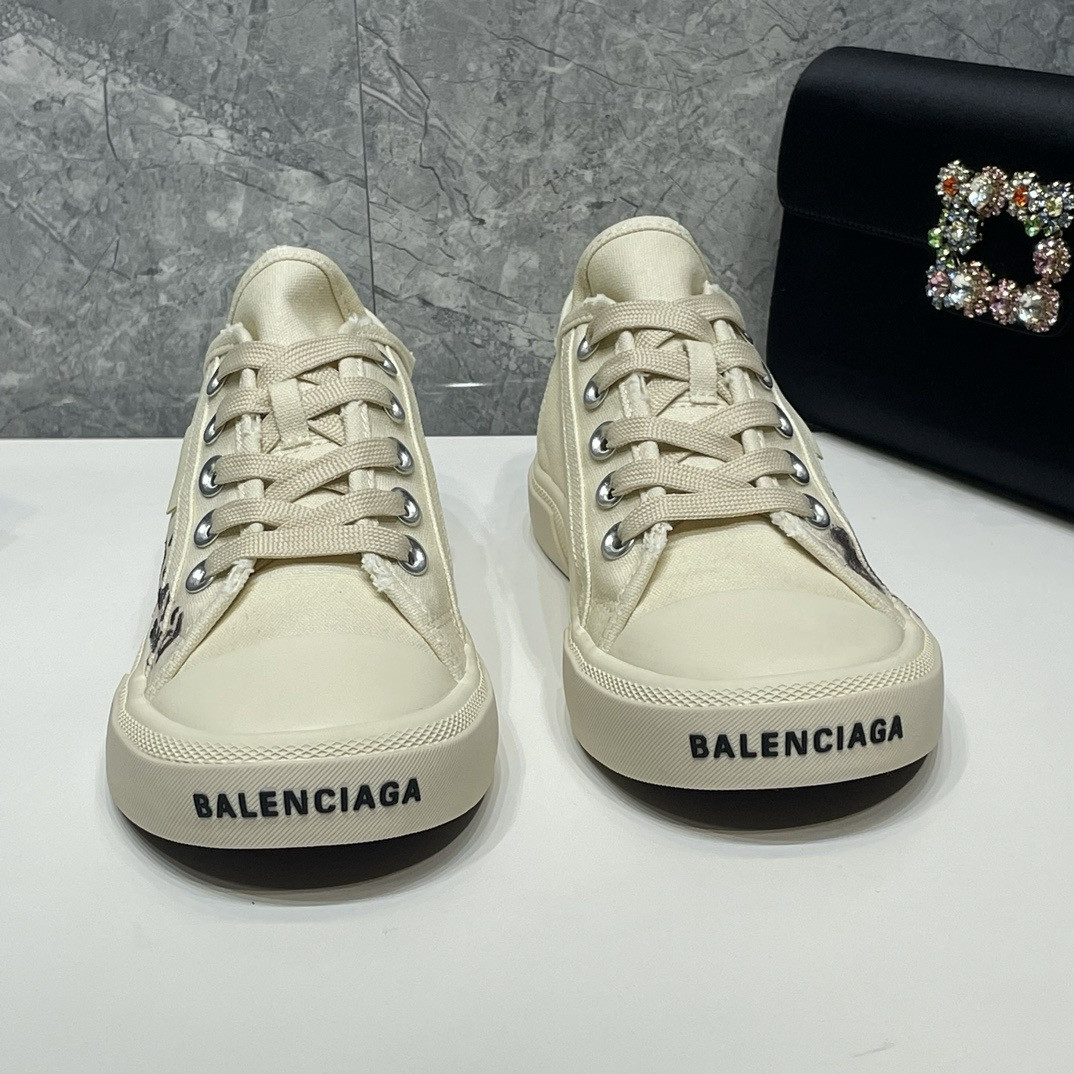 UA Balenciaga Paris Low Top Sneaker