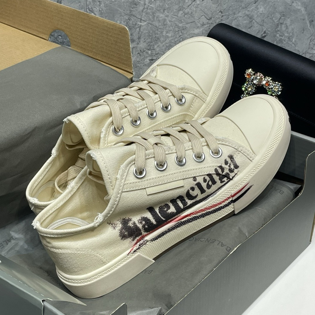 UA Balenciaga Paris Low Top Sneaker