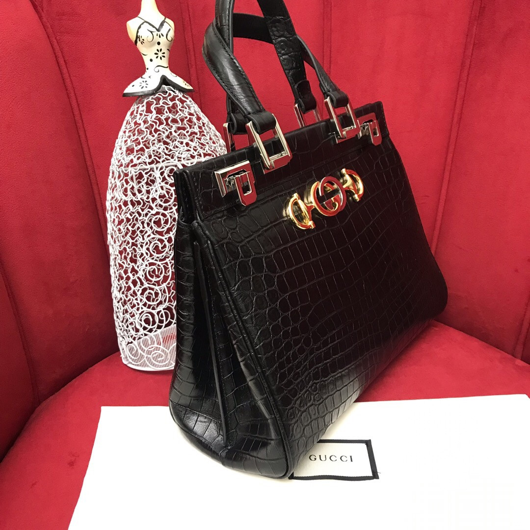Gucci Zumi leather Medium Top Handle Bag