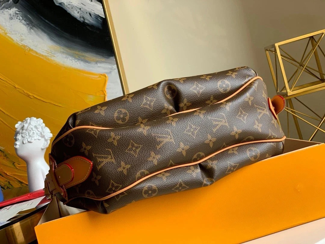 LOUIS VUITTON LV BAG M40075