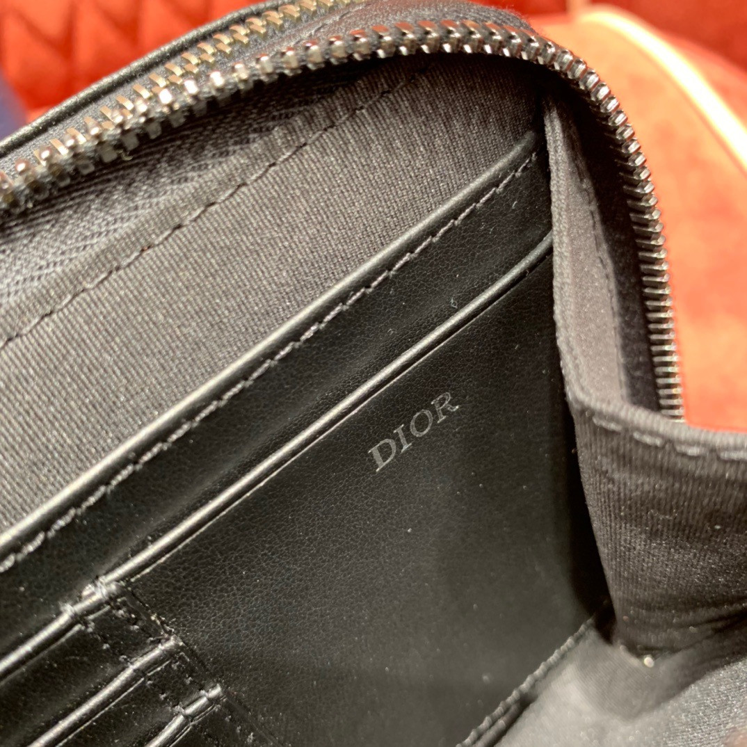 DIOR POUCH WITH SHOULDER STRAP 17cm