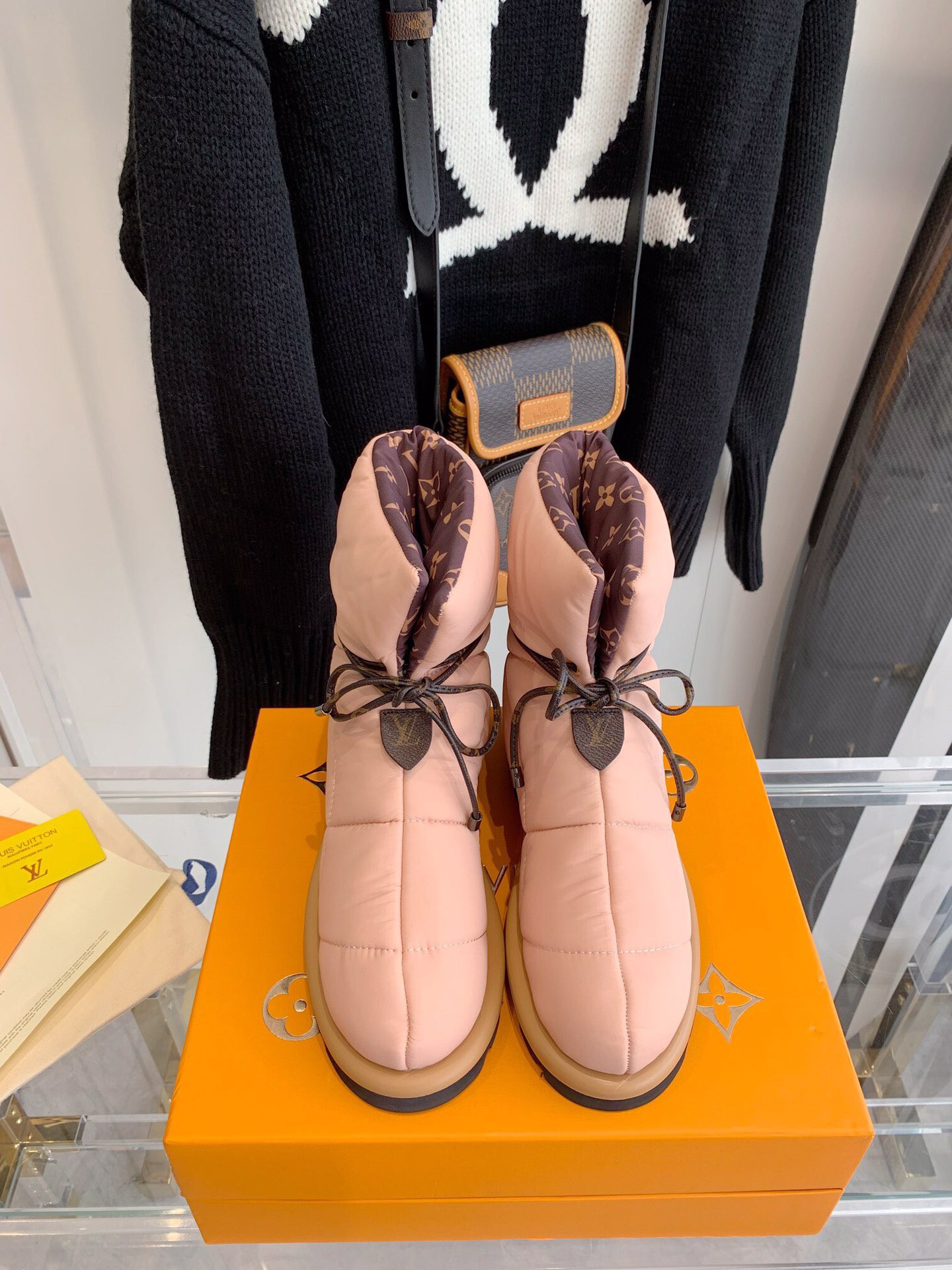 LV PILLOW COMFORT ANKLE BOOT 1A8T4F