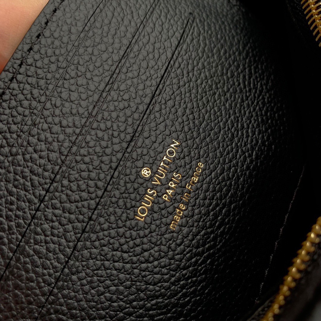 LOUIS VUITTON Wallet on Chain Ivy M82210