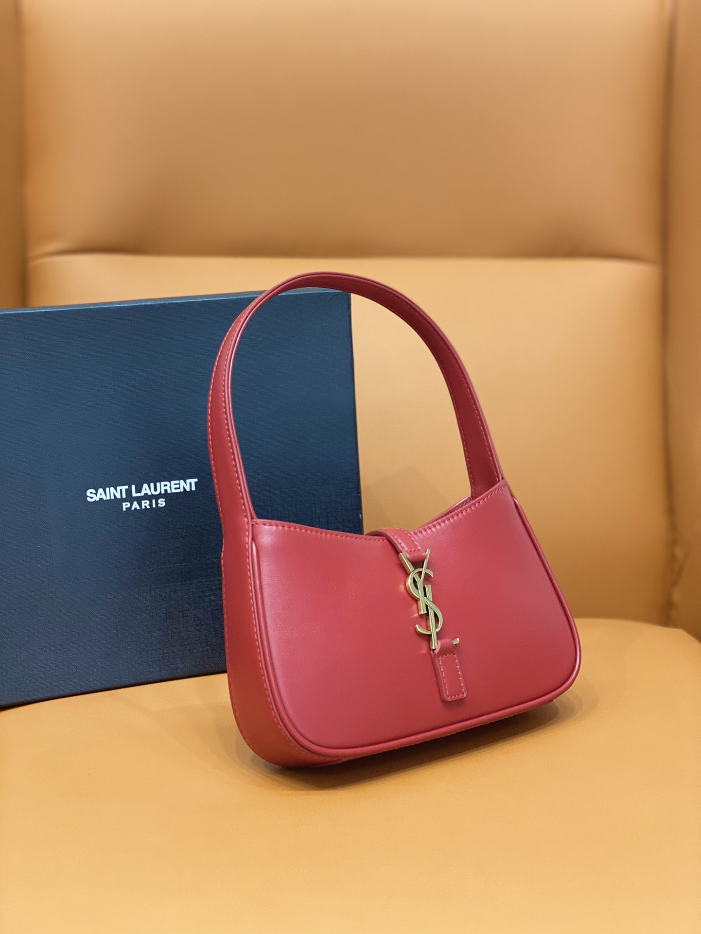 YSL MINI LE 5 À 7 IN SMOOTH LEATHER Red 19 X 11.5 X 4.5 CM