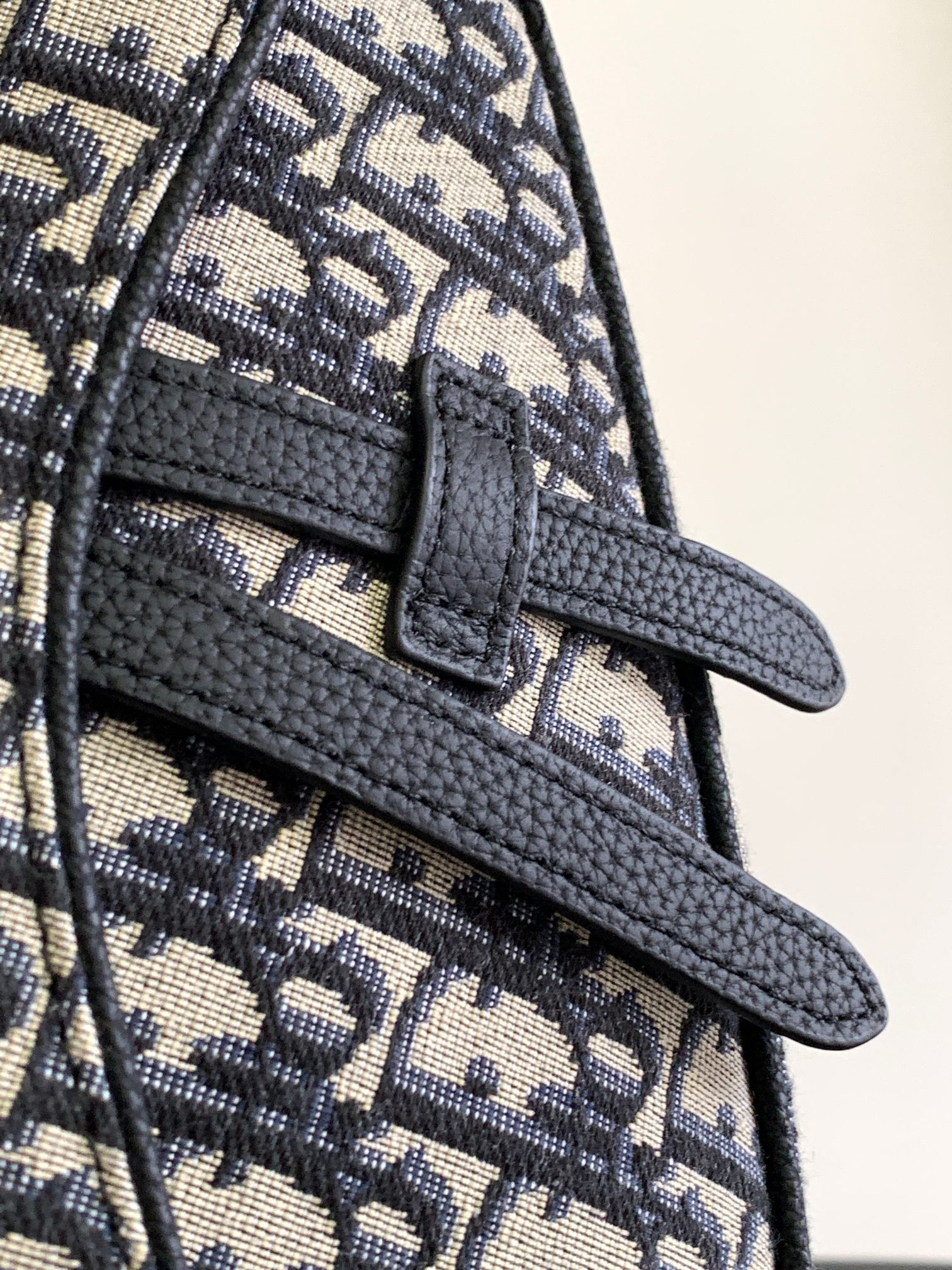 Dior Saddle Bag Beige and Black Dior Oblique Jacquard 26 x 19 x 4.5 cm