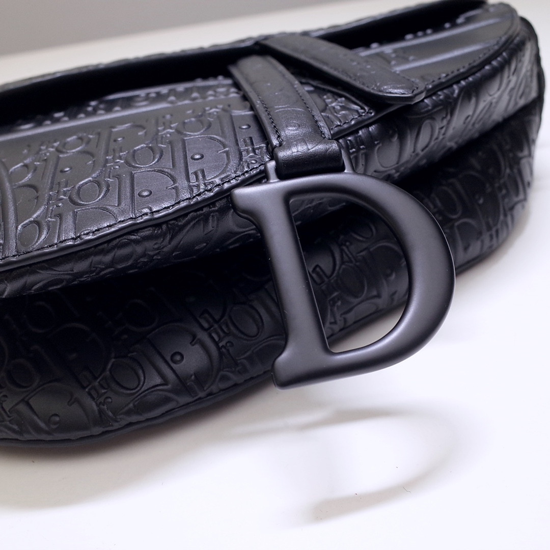 SADDLE BAG WITH STRAP Black Dior Oblique Embossed Calfskin 25.5x20x6.5cm