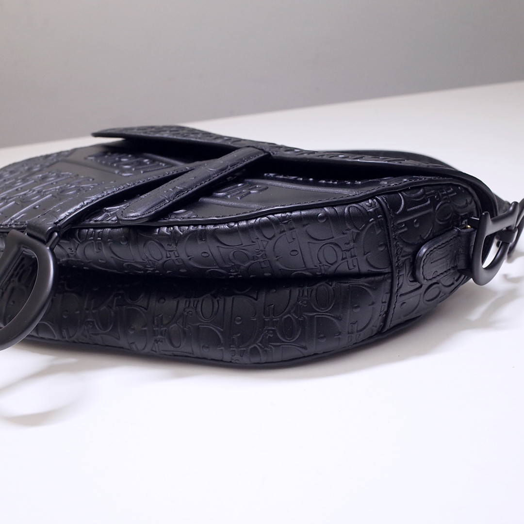 SADDLE BAG WITH STRAP Black Dior Oblique Embossed Calfskin 25.5x20x6.5cm