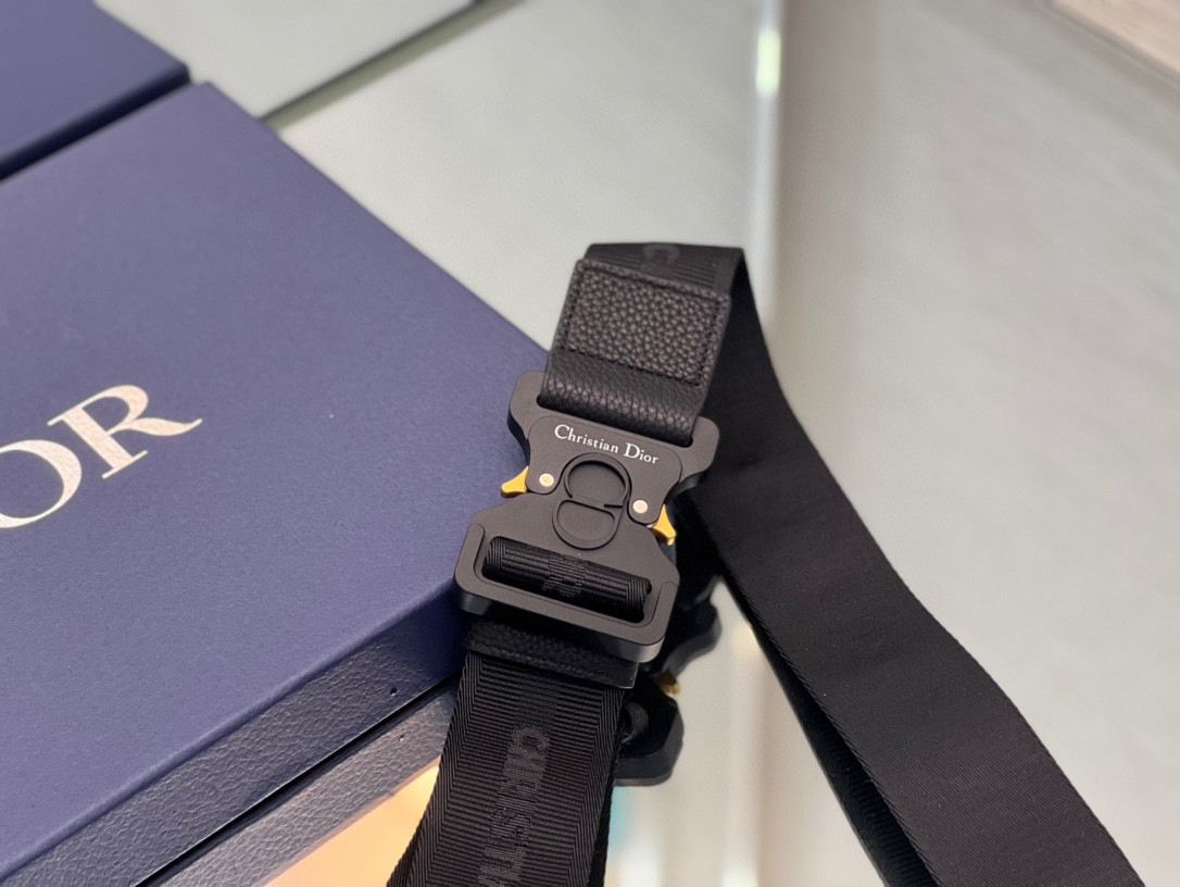 Christian Dior Saddle Crossbody Bag Oblique Canvas 26 x 19 x 4.5 cm