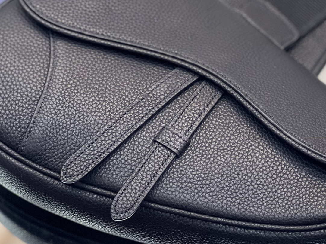 Dior Saddle Bag Black Grained Calfskin 26 x 19 x 4.5 cm