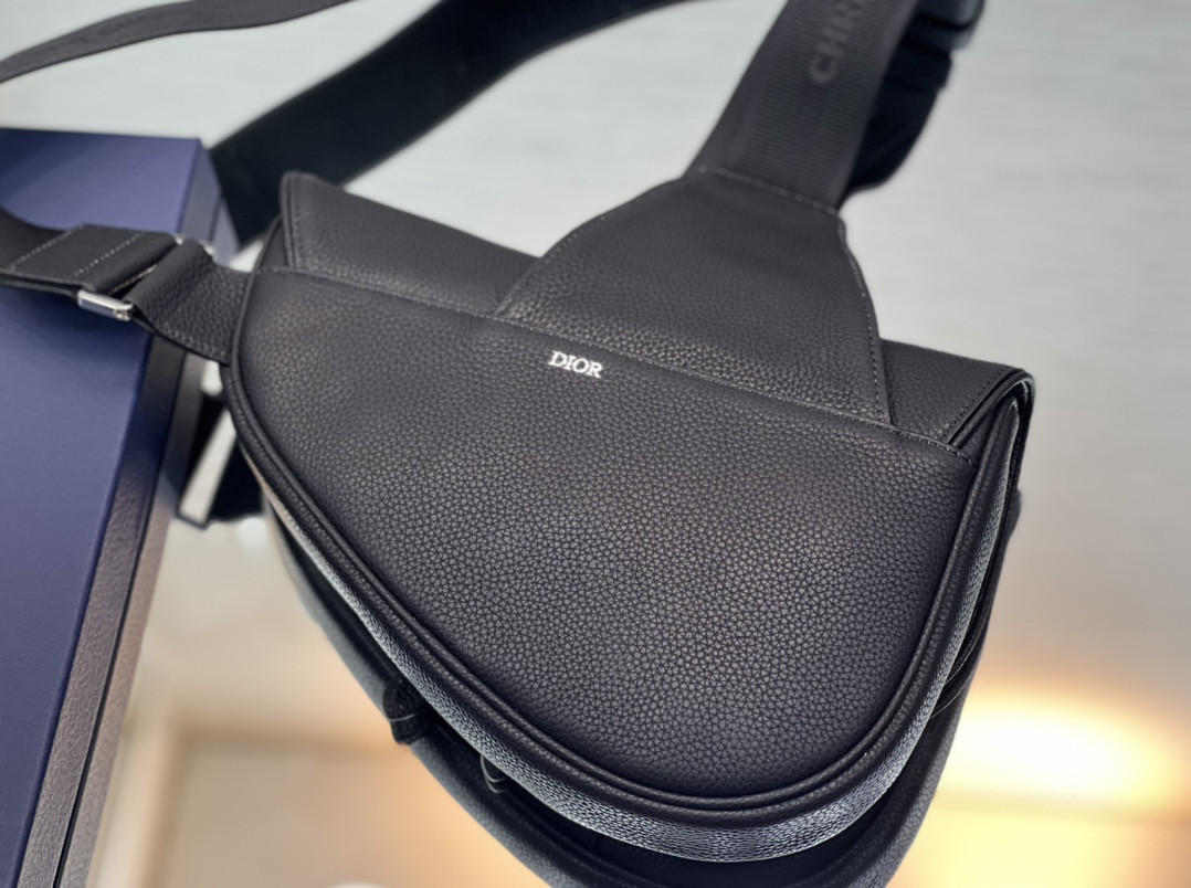 Dior Saddle Bag Black Grained Calfskin 26 x 19 x 4.5 cm