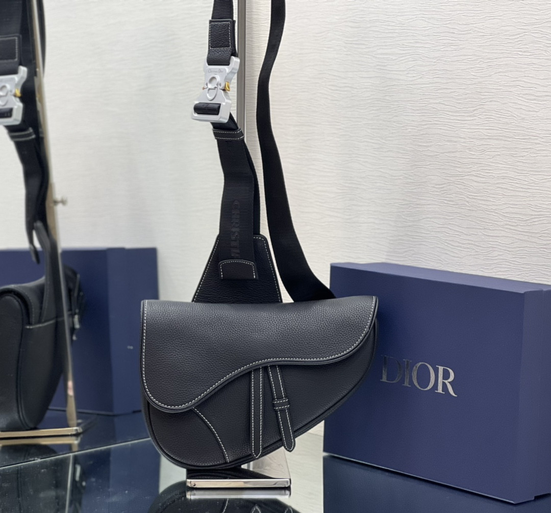 Dior Saddle Bag Black Grained Calfskin 26 x 19 x 4.5 cm