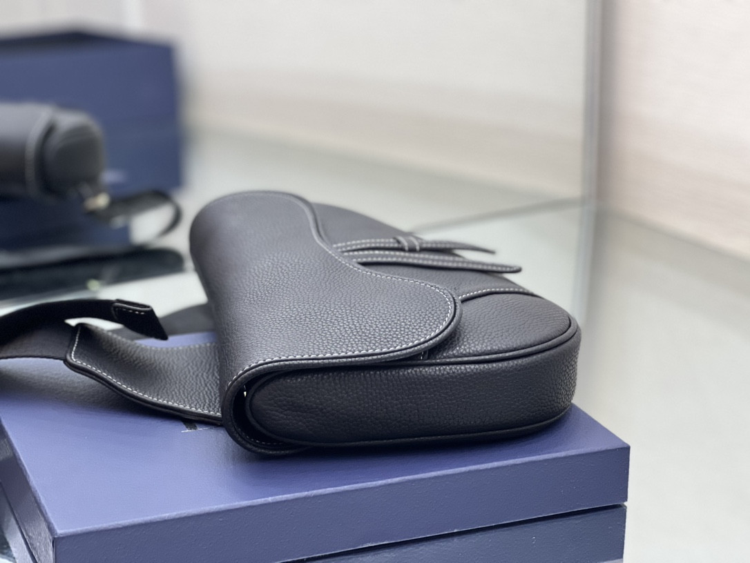 Dior Saddle Bag Black Grained Calfskin 26 x 19 x 4.5 cm