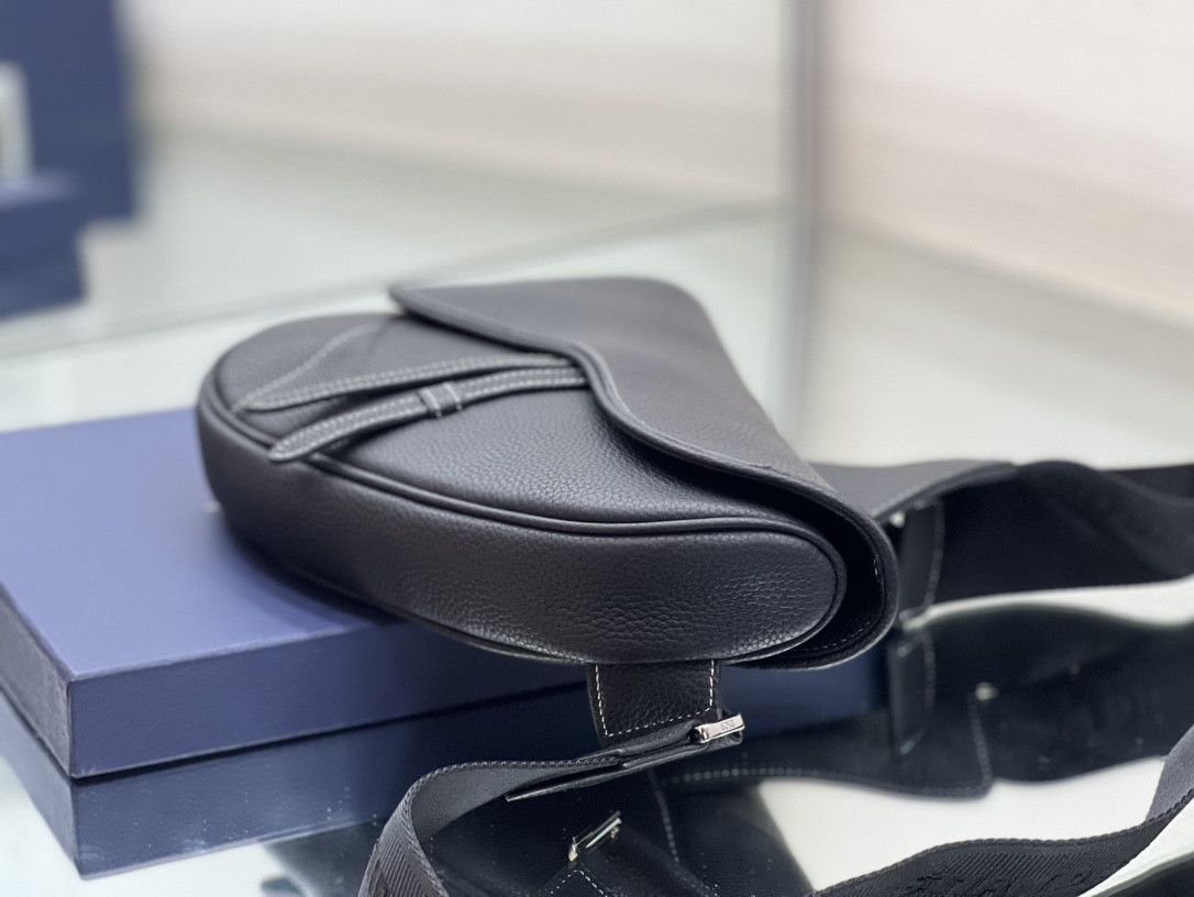 Dior Saddle Bag Black Grained Calfskin 26 x 19 x 4.5 cm