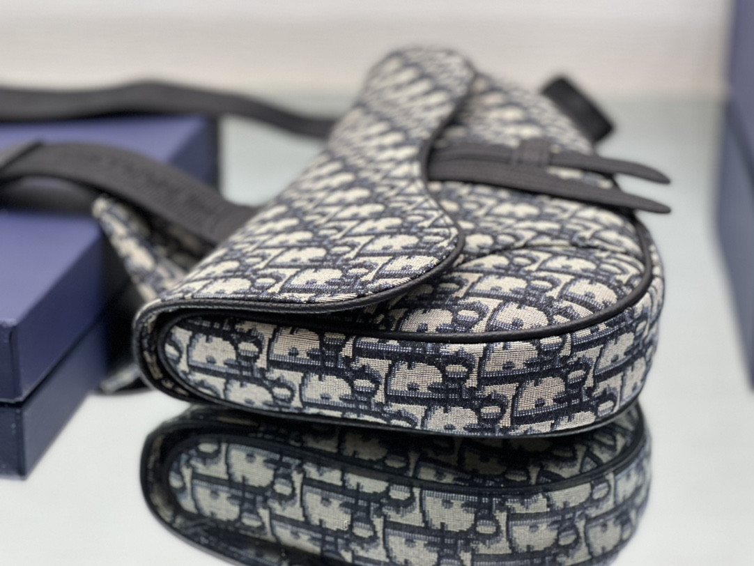 Dior Saddle Bag Beige and Black Dior Oblique Jacquard  26 x 19 x 4.5 CM