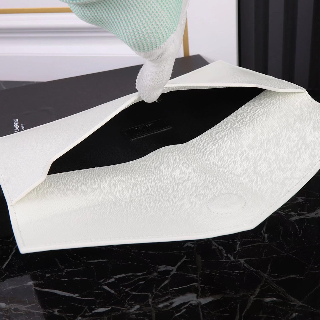 YSL UPTOWN POUCH IN GRAIN DE POUDRE EMBOSSED LEATHER BLANC VINTAGE 10.6 X 6.2 X 0.7 INCHES