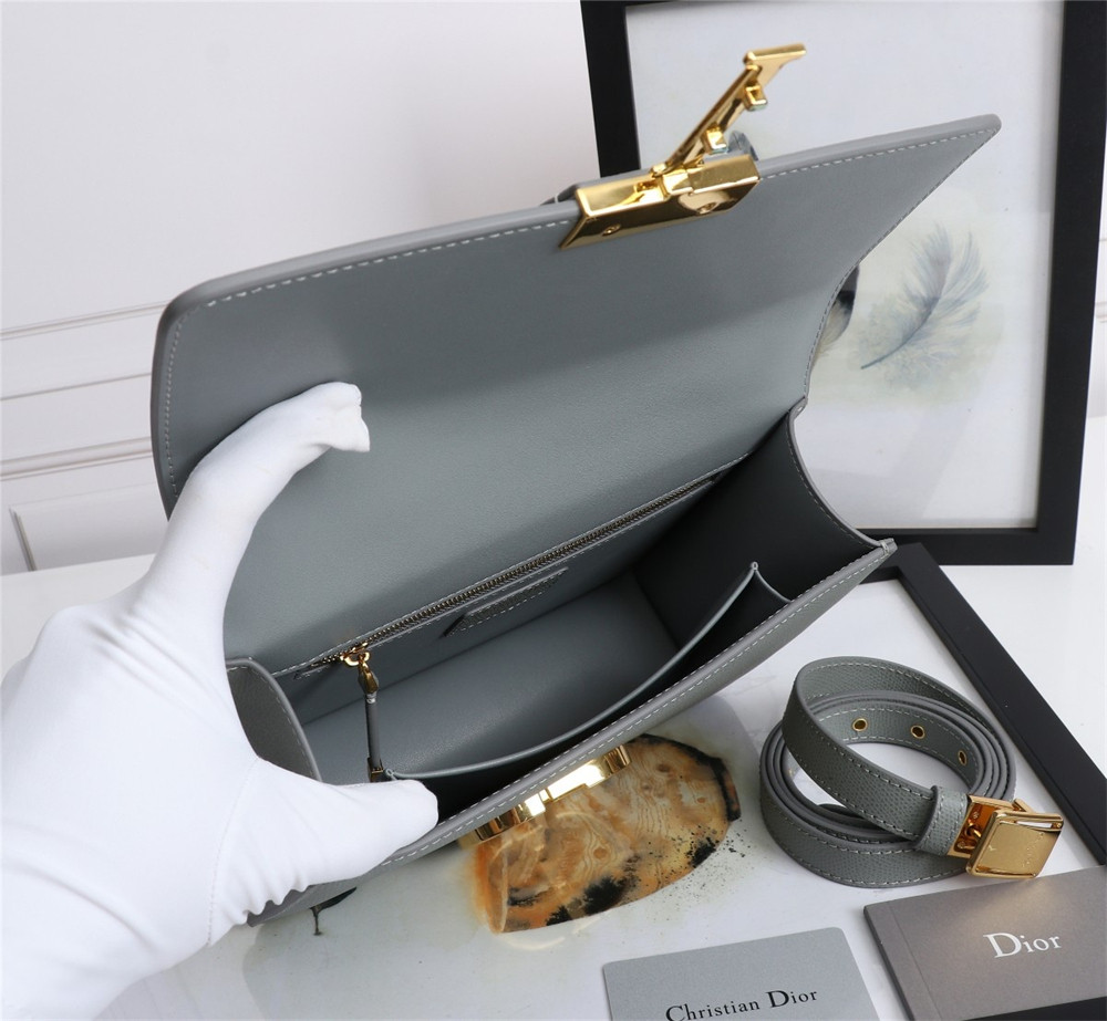 DIOR 30 MONTAIGNE CHAIN BAG Grained