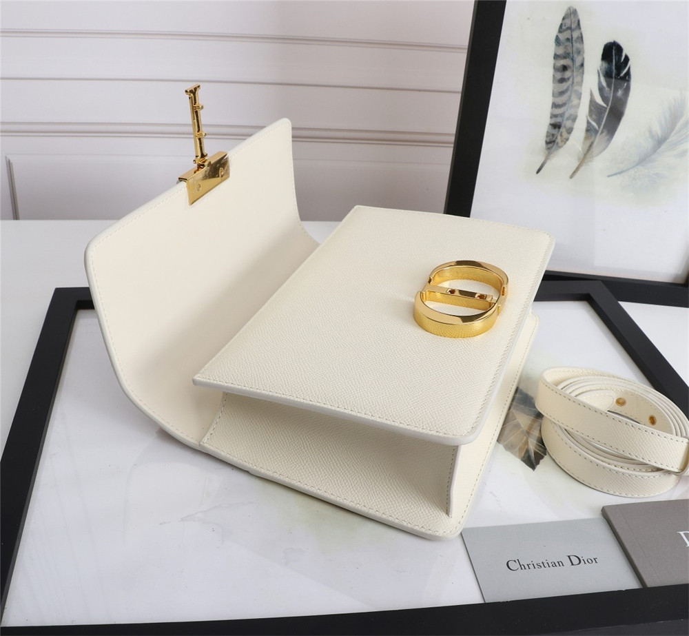 DIOR 30 MONTAIGNE CHAIN BAG Grained White