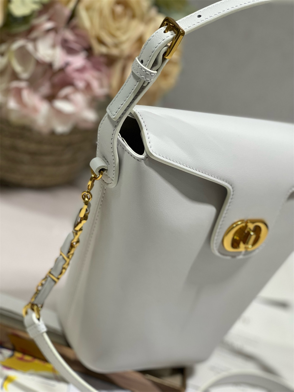Dior 30 Montaigne Large Chain Bucket Bag White